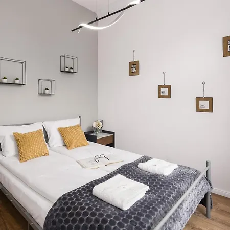 Uminskiego Wilda Center By Renters Apartment
